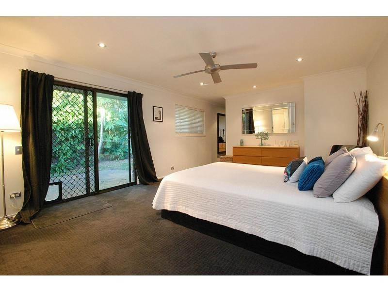 7 Grebe Place, Burleigh Waters QLD 4220