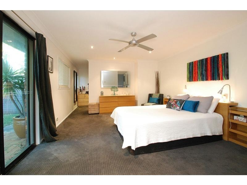 7 Grebe Place, Burleigh Waters QLD 4220