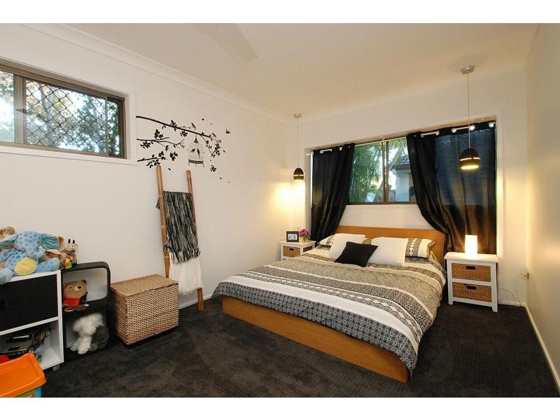 7 Grebe Place, Burleigh Waters QLD 4220