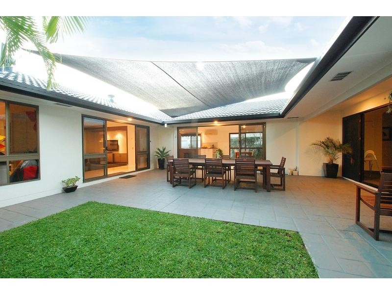 7 Grebe Place, Burleigh Waters QLD 4220