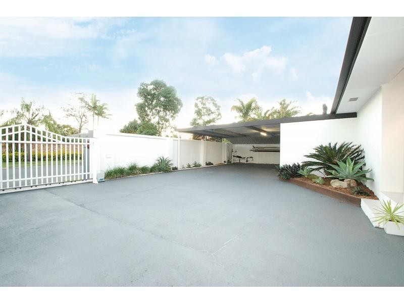 7 Grebe Place, Burleigh Waters QLD 4220