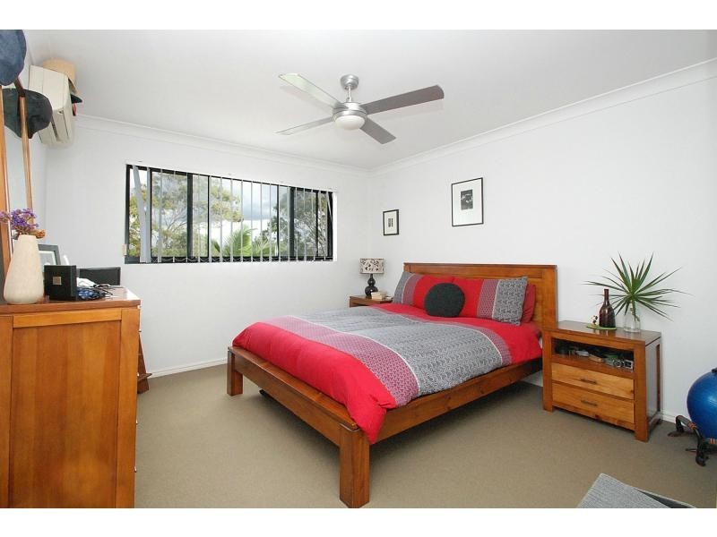 B2/1 Great Hall Drive, Miami QLD 4220