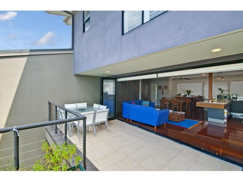 2/15-17 Twenty Second Avenue, Palm Beach QLD 4221