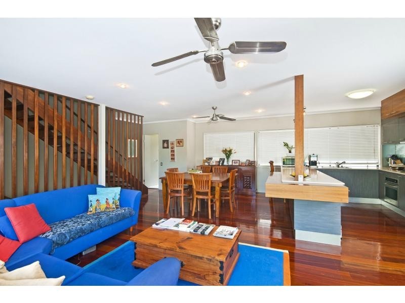 2/15-17 Twenty Second Avenue, Palm Beach QLD 4221