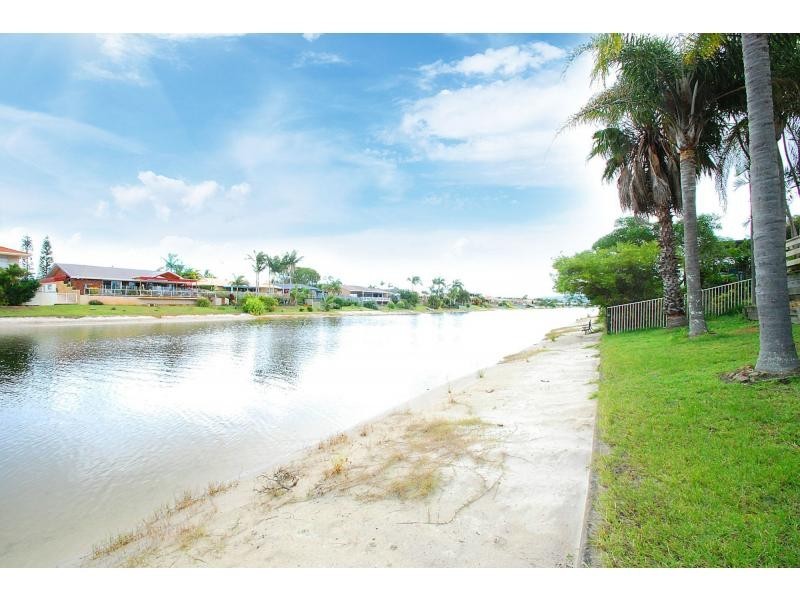 51 Pintail Crescent, Burleigh Waters QLD 4220