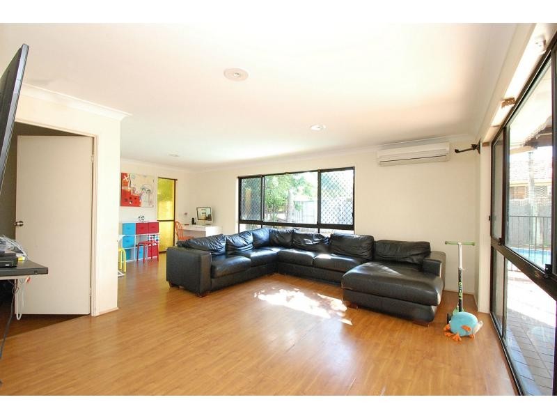 21 Dotterel Drive, Burleigh Waters QLD 4220