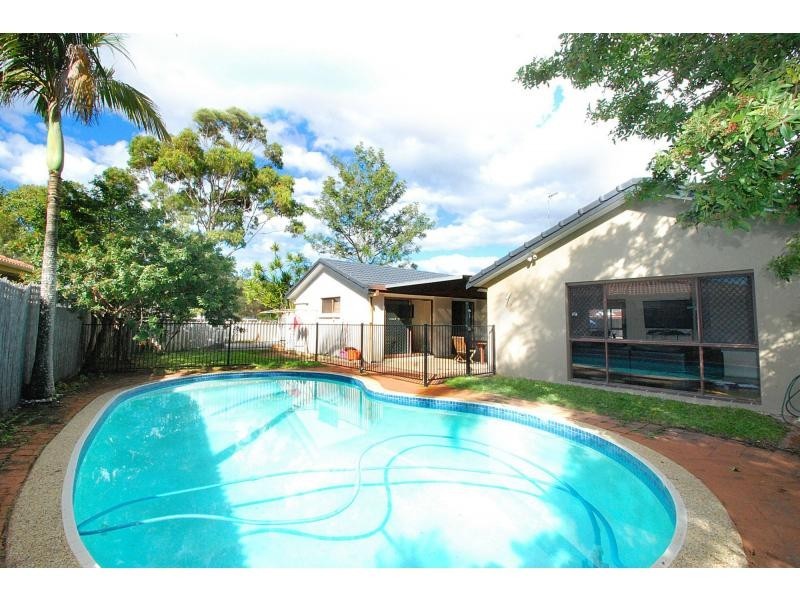 21 Dotterel Drive, Burleigh Waters QLD 4220