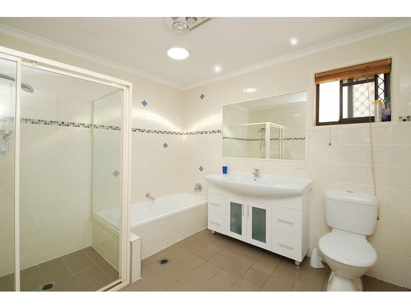21 Dotterel Drive, Burleigh Waters QLD 4220
