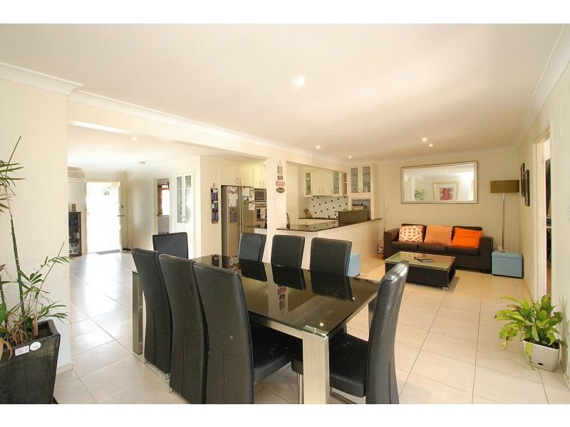 21 Dotterel Drive, Burleigh Waters QLD 4220