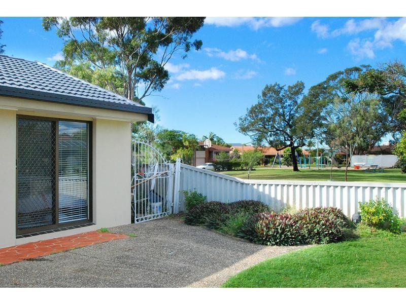 21 Dotterel Drive, Burleigh Waters QLD 4220