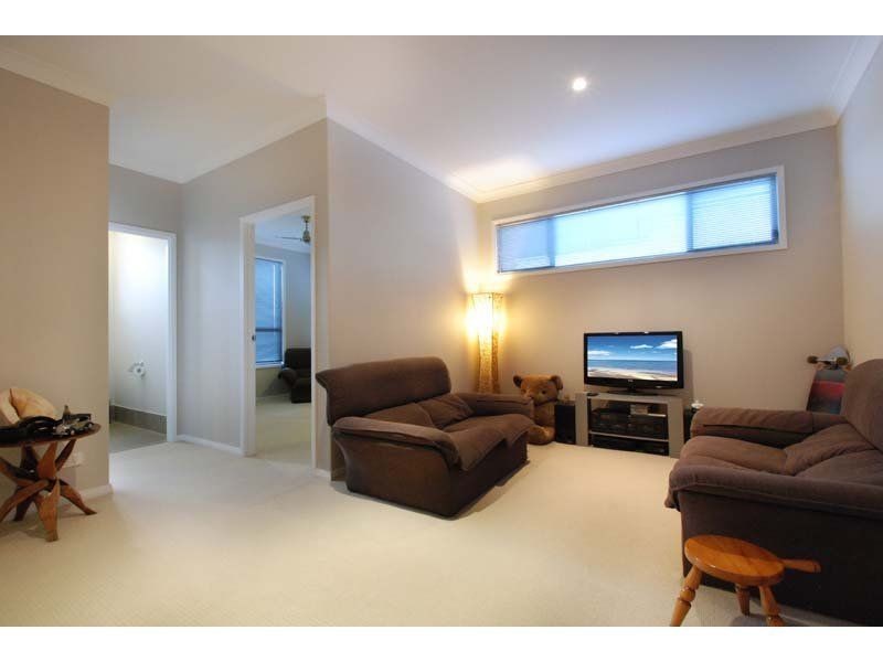 9 Barton Street, Reedy Creek QLD 4227