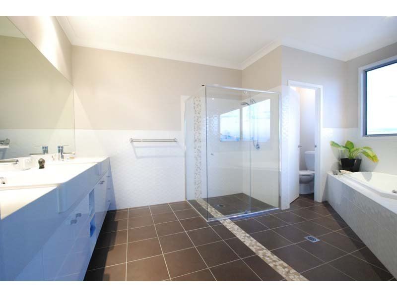 9 Barton Street, Reedy Creek QLD 4227