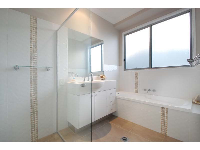 9 Barton Street, Reedy Creek QLD 4227