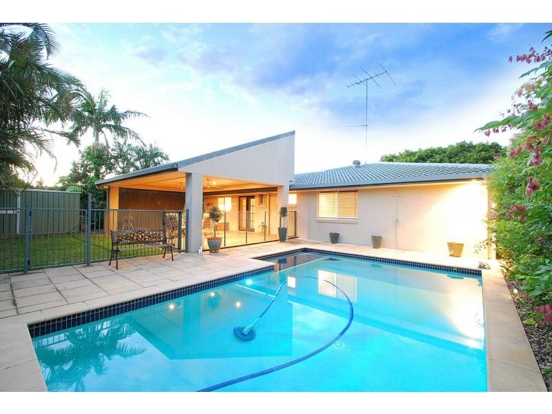 29 Curlew Crescent, Burleigh Waters QLD 4220