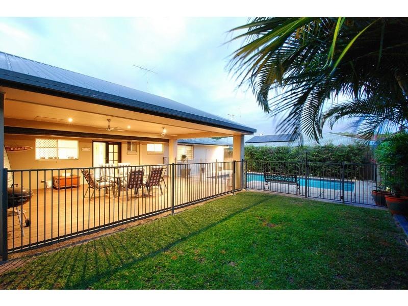 29 Curlew Crescent, Burleigh Waters QLD 4220