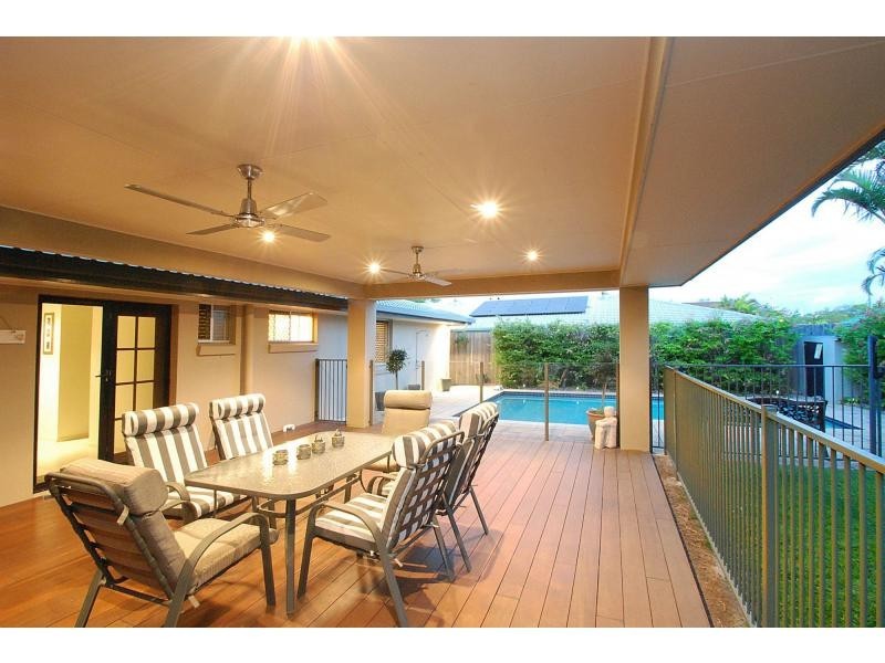 29 Curlew Crescent, Burleigh Waters QLD 4220
