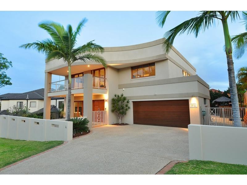 4 Majorca Crescent, Varsity Lakes QLD 4227