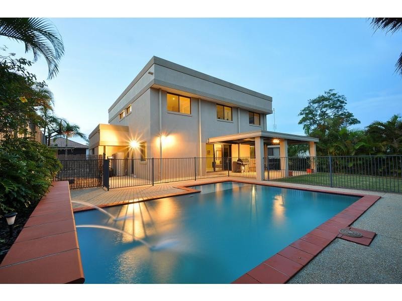 4 Majorca Crescent, Varsity Lakes QLD 4227