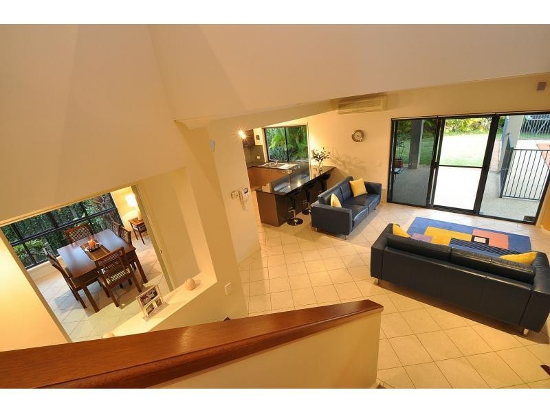 4 Majorca Crescent, Varsity Lakes QLD 4227