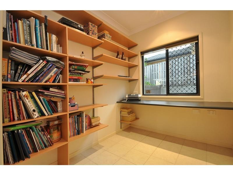 4 Majorca Crescent, Varsity Lakes QLD 4227