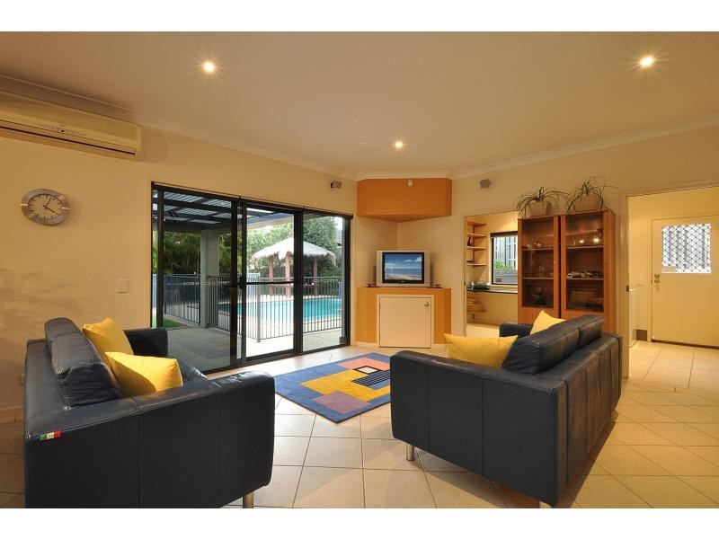 4 Majorca Crescent, Varsity Lakes QLD 4227