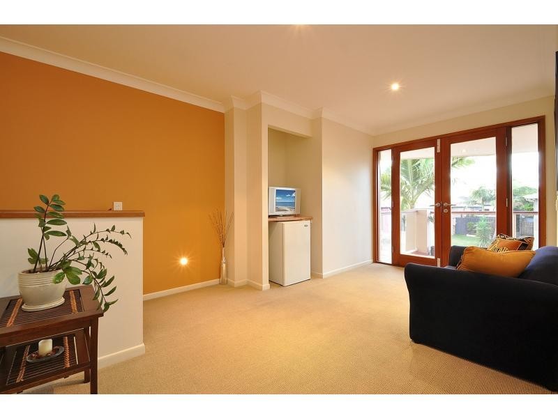 4 Majorca Crescent, Varsity Lakes QLD 4227