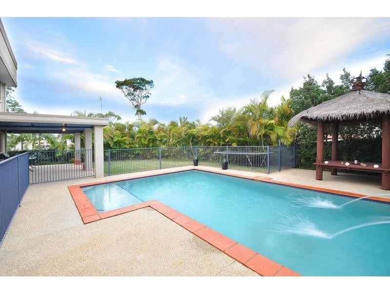 4 Majorca Crescent, Varsity Lakes QLD 4227