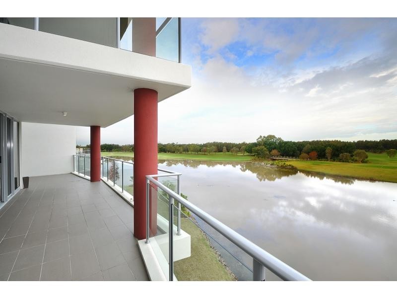 233/135 Lakelands Drive, Clear Island Waters QLD 4226