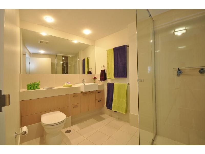 233/135 Lakelands Drive, Clear Island Waters QLD 4226