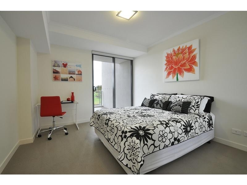 233/135 Lakelands Drive, Clear Island Waters QLD 4226