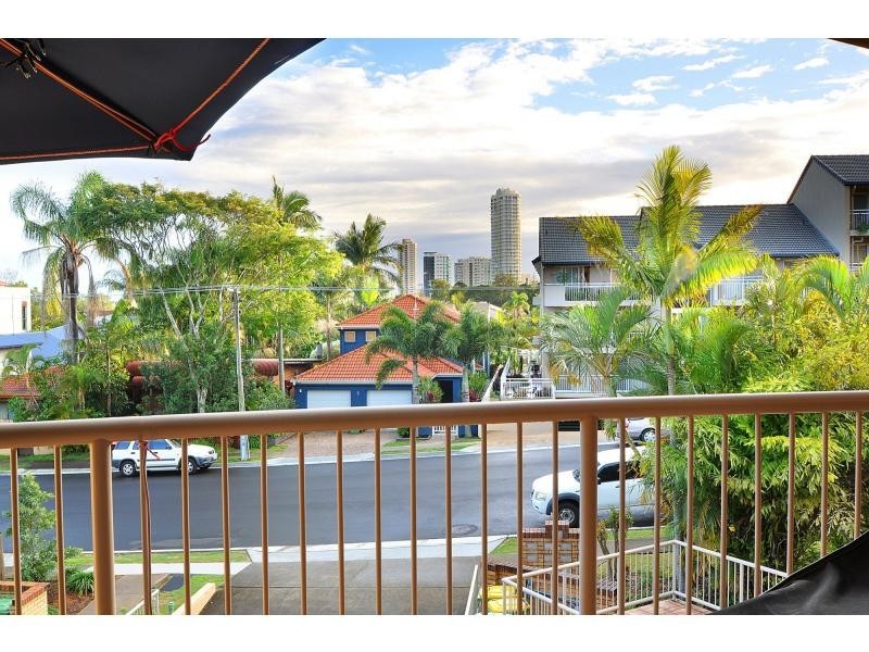 10/2 Stephens Street, Burleigh Heads QLD 4220