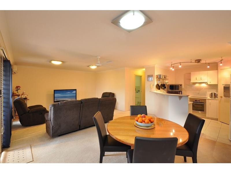 10/2 Stephens Street, Burleigh Heads QLD 4220