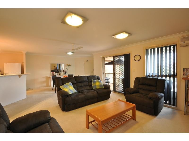 10/2 Stephens Street, Burleigh Heads QLD 4220