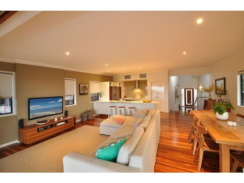 3 East Street, Burleigh Heads QLD 4220