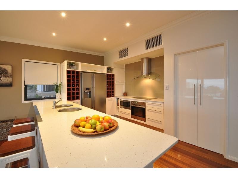 3 East Street, Burleigh Heads QLD 4220