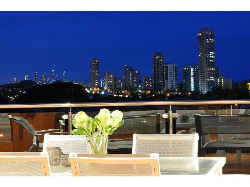 3 East Street, Burleigh Heads QLD 4220