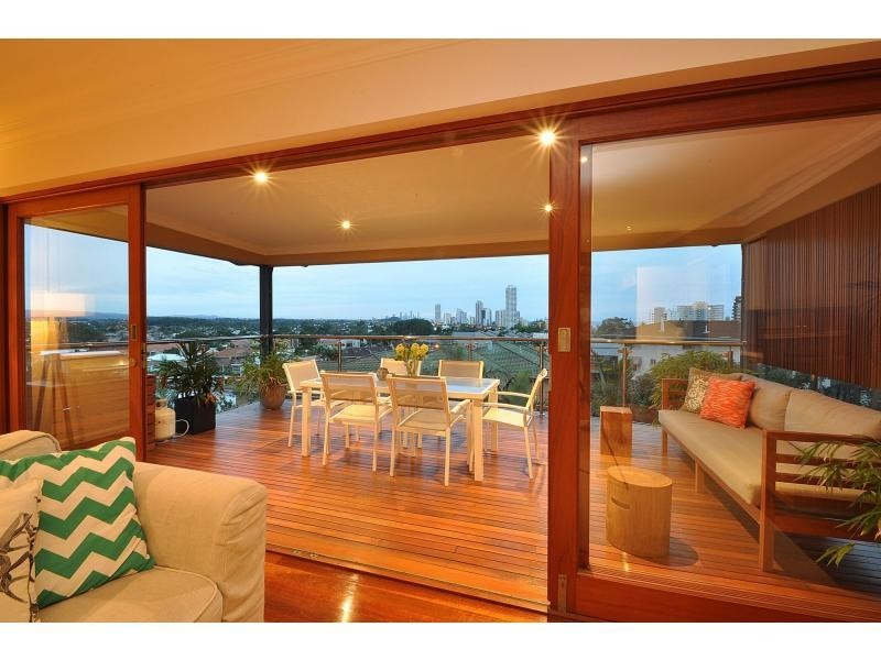 3 East Street, Burleigh Heads QLD 4220