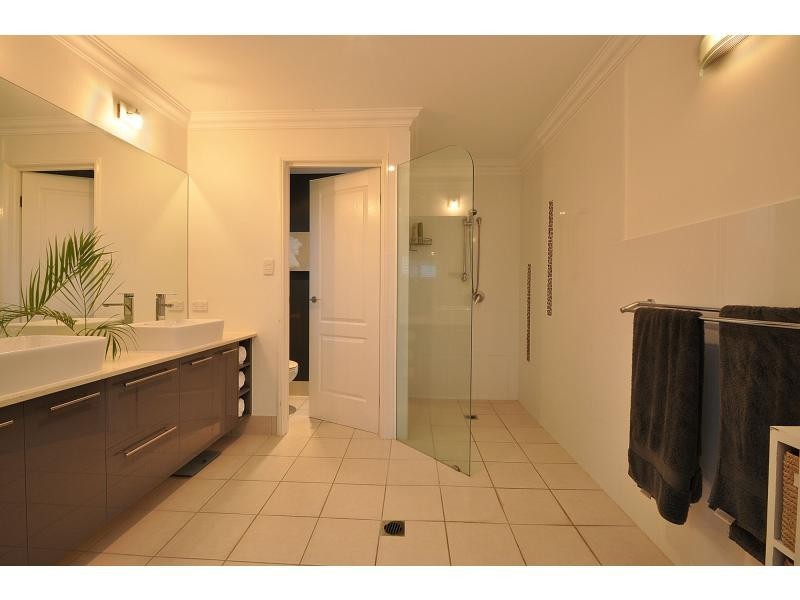 3 East Street, Burleigh Heads QLD 4220