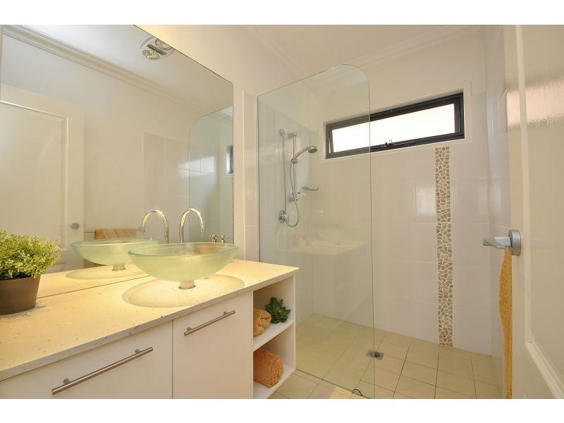 3 East Street, Burleigh Heads QLD 4220