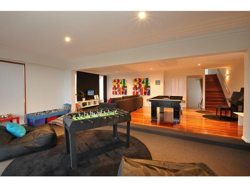 3 East Street, Burleigh Heads QLD 4220