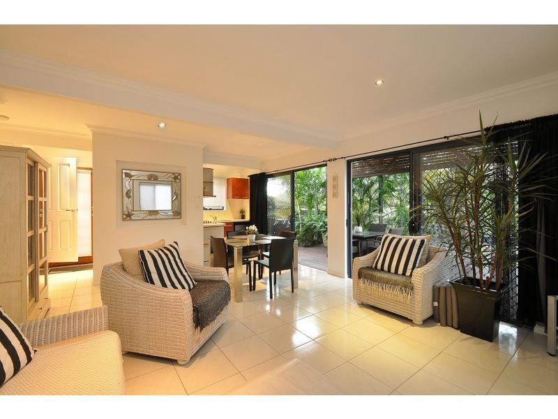 3 East Street, Burleigh Heads QLD 4220