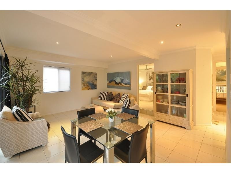 3 East Street, Burleigh Heads QLD 4220