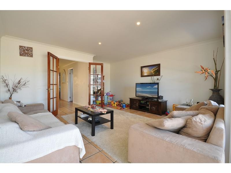 2/72 Nobby Parade, Miami QLD 4220