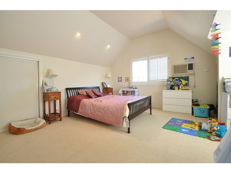 2/72 Nobby Parade, Miami QLD 4220