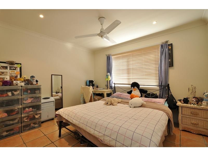 2/72 Nobby Parade, Miami QLD 4220