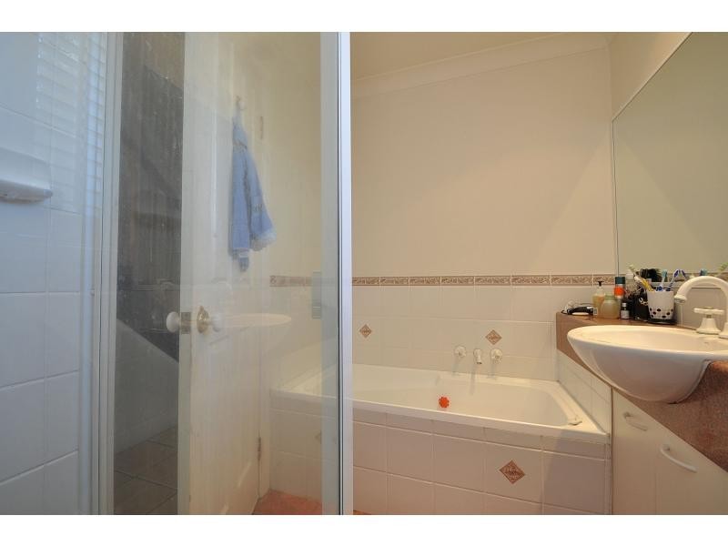 2/72 Nobby Parade, Miami QLD 4220