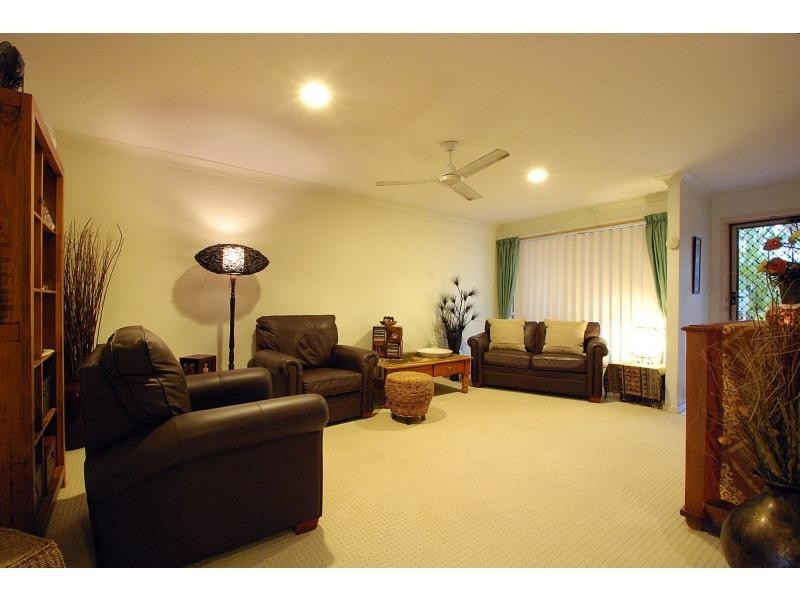 1/4 Ruby Court, Burleigh Waters QLD 4220
