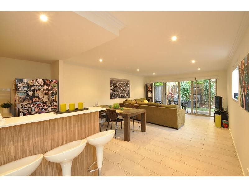 2/41 Dolphin Avenue, Mermaid Beach QLD 4218