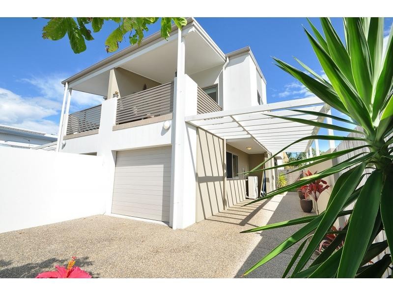 2/41 Dolphin Avenue, Mermaid Beach QLD 4218