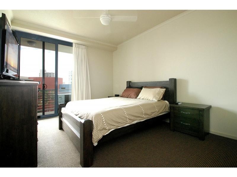 2071/1 Ocean Street, Burleigh Heads QLD 4220